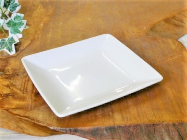 【Ｂ級品在庫処分価格】白16.5cm正角皿（取皿）