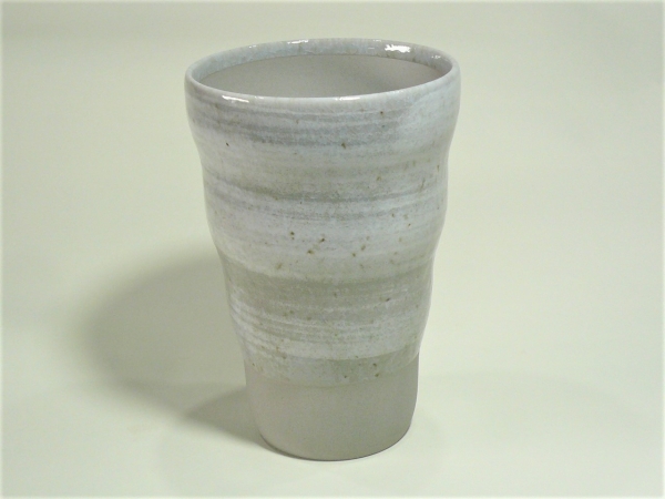 粉引青釉(こびきあおゆう) ねじりビアカップ