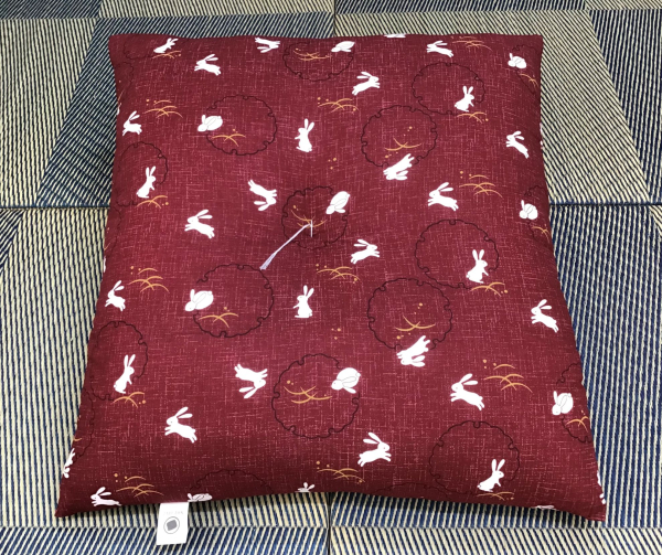 座布団 露芝うさぎ えんじ