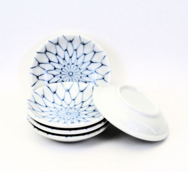 ���M��92�y���{���z���t��2.8���ʟ��y����z�`���E���K�i