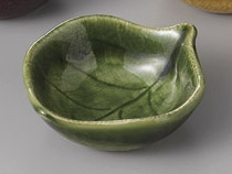 �D���؂̗t����