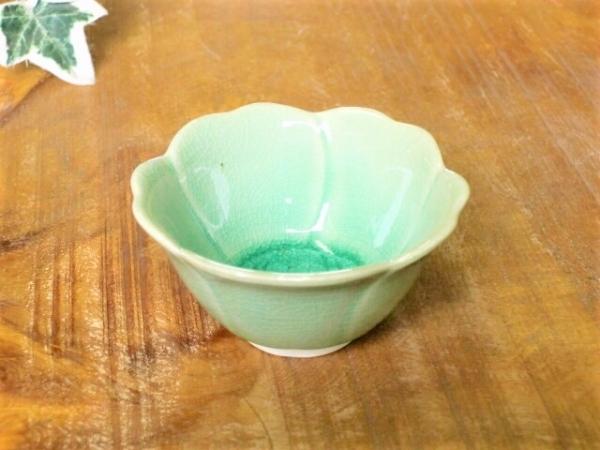 業務用 【Ｂ級品在庫処分価格】グリーン花型8cm小付鉢