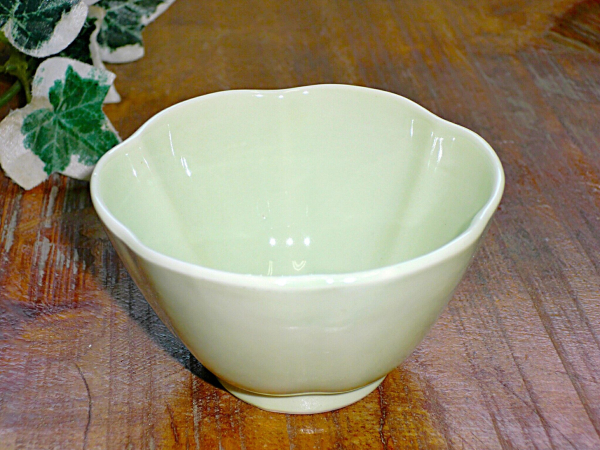 �yB���i�݌ɏ������i�z�q���O���[���Ԍ^����