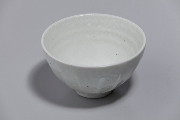 けずり型茶碗（白）