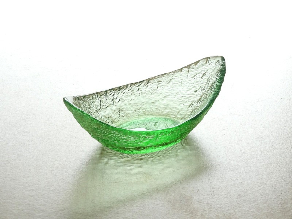 �K���X�M�^����O���[��